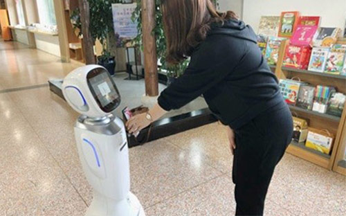 书店智能机器人，利用扫描实现查书功能